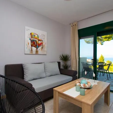 Dom wakacyjny Plagia Vacation Houses With Shared Pool