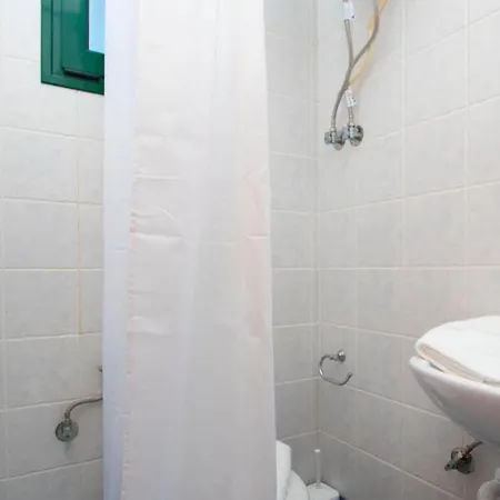 בית נופש Plagia Vacation Houses With Shared Pool חניוטי